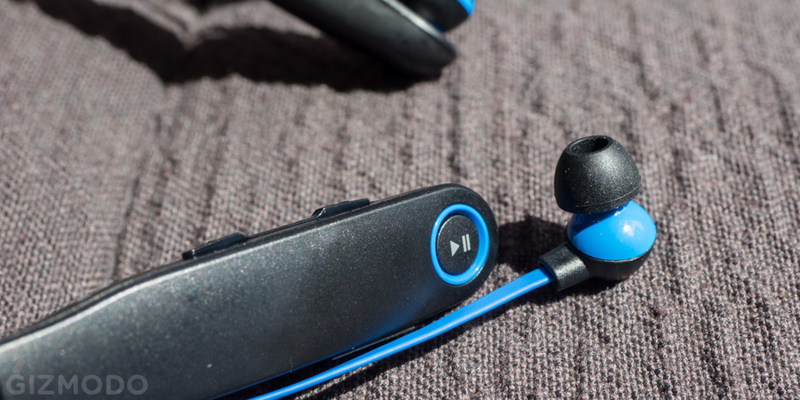 Illustration for article titled Motorola's Surround Is the Slick Evolution of Bluetooth Sport Headphones